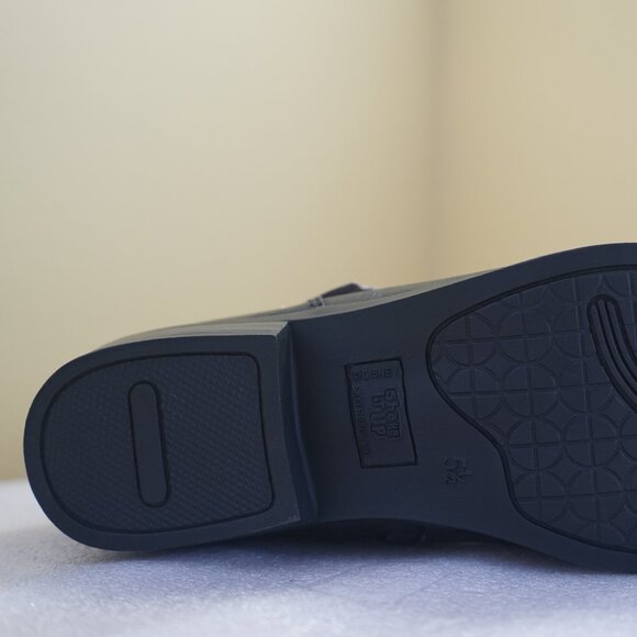 Retired: 2011 Disney Shake it Up Skid Resistant Girls Size: 5 1/2 Boots - Picture 11 of 12